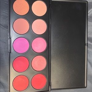 BHCOSMETICS Glamorous Blush 10 Color Palette.